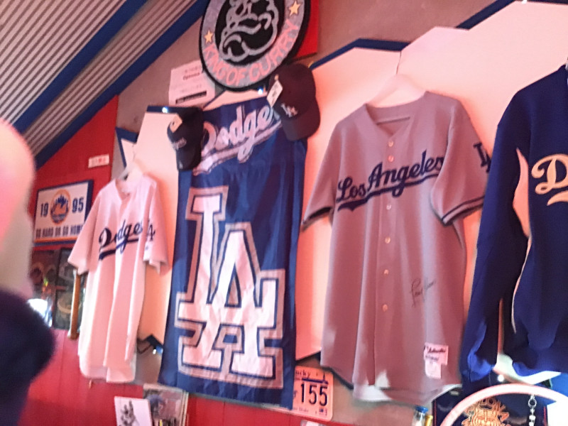 クレイジースパイス展示ドジャースユニフォーム