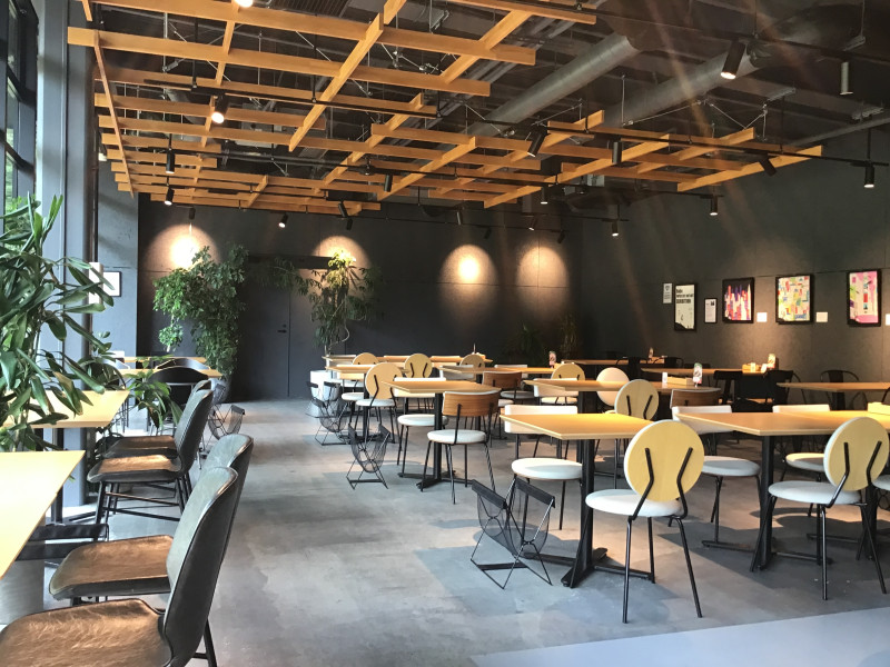 アルトラーチェ北広島店のレストラン店内